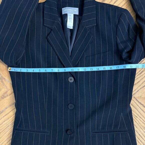 Liz Claiborne 2 Piece Pinstripe Silk Pant Suit Set Size 10 - Picture 4 of 16